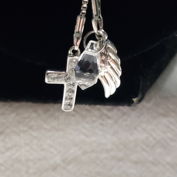 Beautiful silver tone small snake pattern necklace with a wing, a cross, bead - Picture 8 of 9